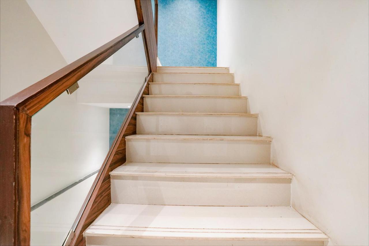 Отель Fabexpress The Dream Residency - Nr Mumbai International Airport Экстерьер фото